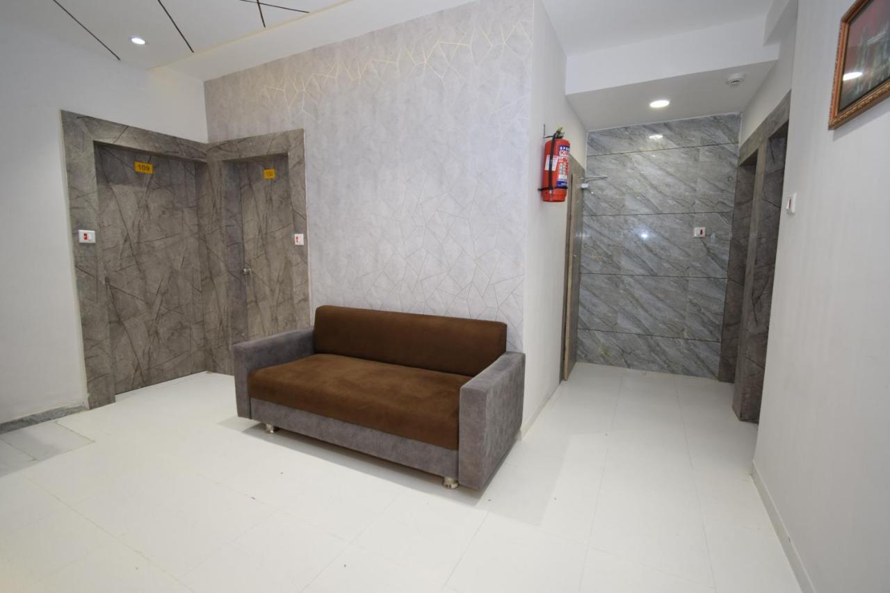 Hotel A1 Vastrapur Ahmedabad Exterior photo