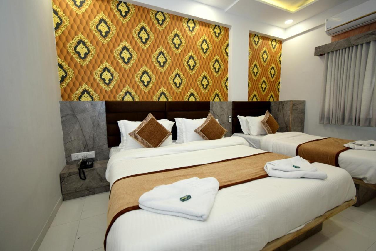 Hotel A1 Vastrapur Ahmedabad Exterior photo